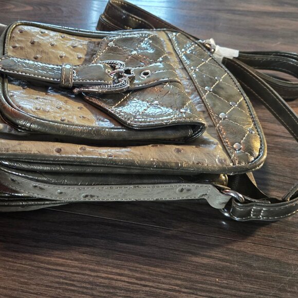 MC/MARK CHANTAL Faux Leather Ostrich Pattern Triple Compartment Crossbody NWOT - Picture 8 of 12